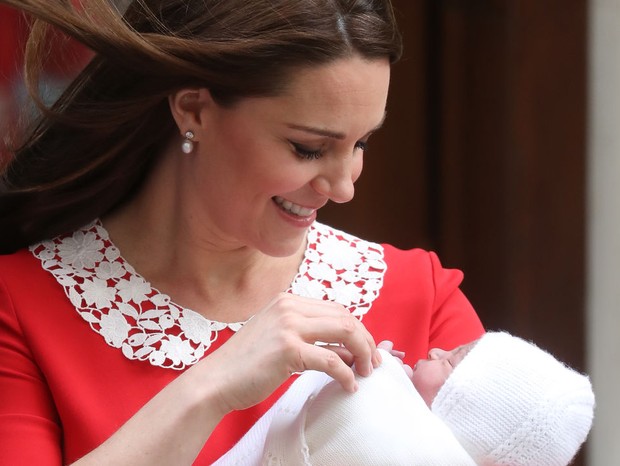 Kate Middleton com o terceiro filho (Foto: Getty)